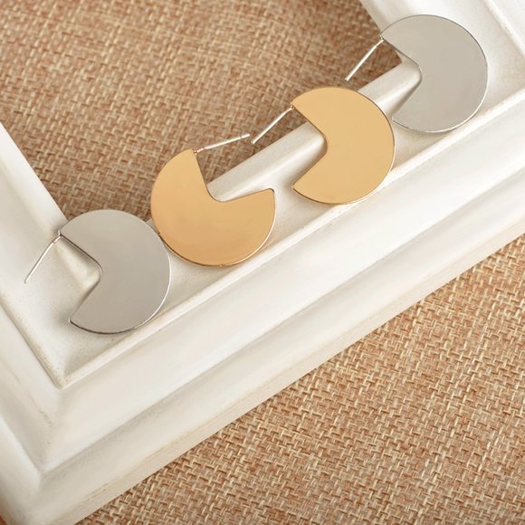 💙Minimalist Circle Earrings - Picture 7 of 11